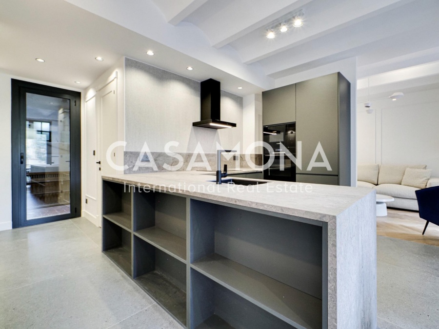 Appartement moderne récemment rénové avec de hauts plafonds dans l’Eixample Dreta