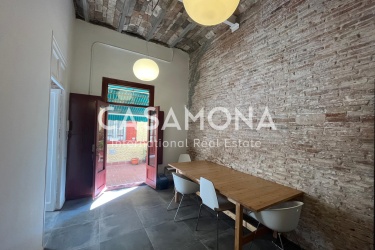 Newly Renovated, Charming 2 Bedroom Apartment in a Peaceful and Cozy Area near Poble Sec