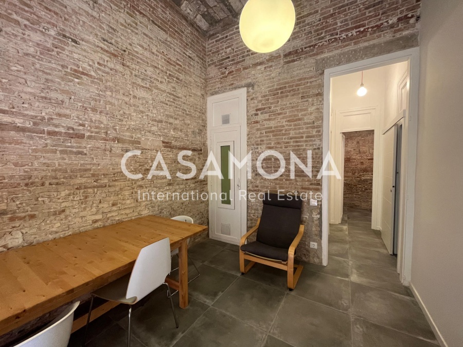 Newly Renovated, Charming 2 Bedroom Apartment in a Peaceful and Cozy Area near Poble Sec