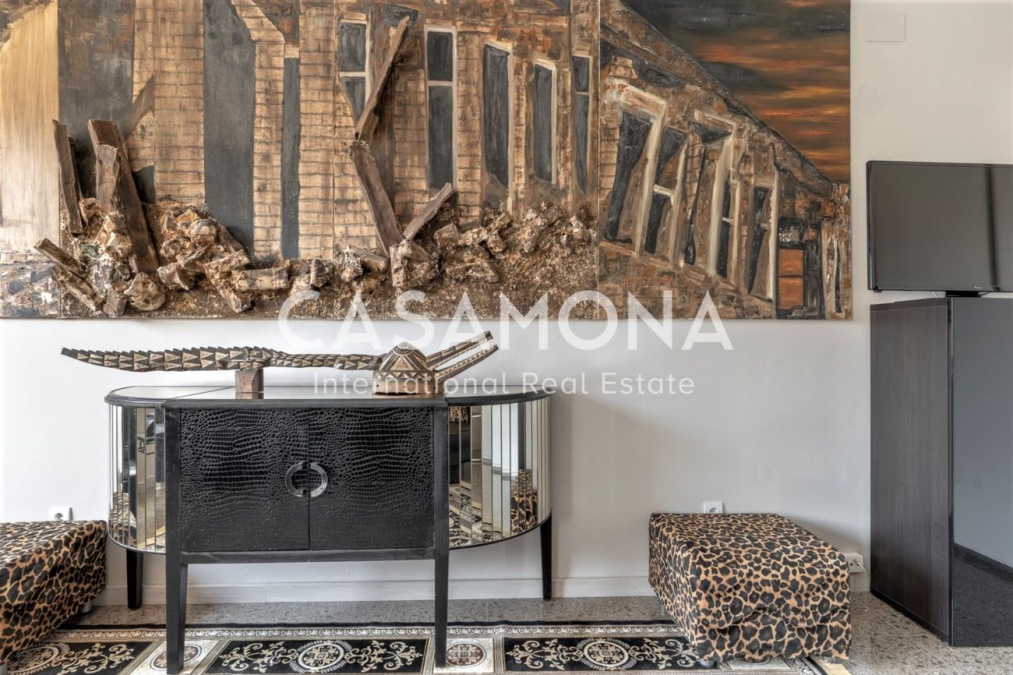 Luxurious, Unique and Quirky 1 Bedroom Apartment Close to Arc de Triomf