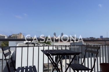 Spacious 3 Bedroom Apartment With Private Terrace In Eixample Dreta