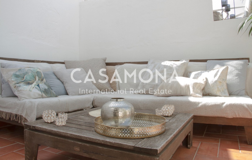 Luminoso appartamento in stile boho con terrazza privata a Poble Sec