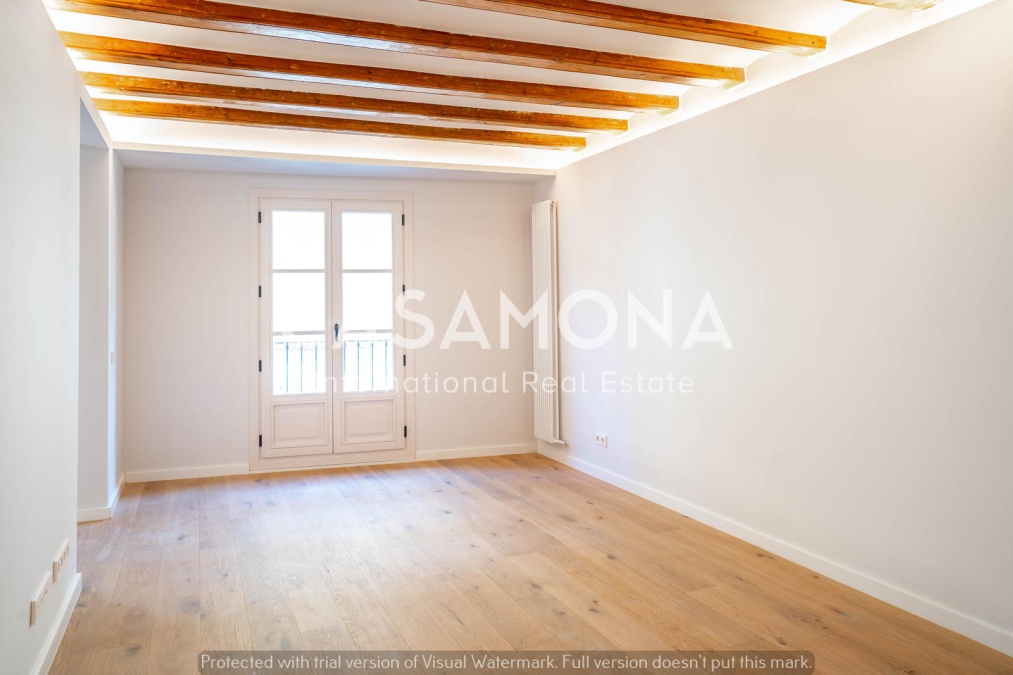 Moderno appartamento con 3 camere da letto con un tocco contemporaneo in Calle Avinyo