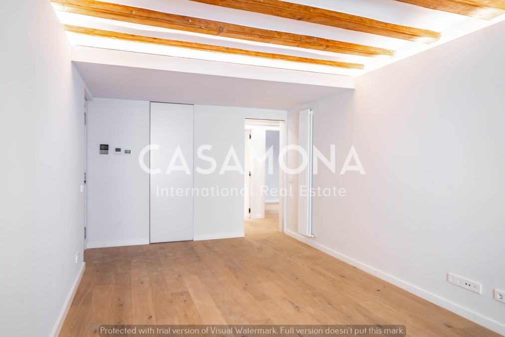 Moderno appartamento con 3 camere da letto con un tocco contemporaneo in Calle Avinyo