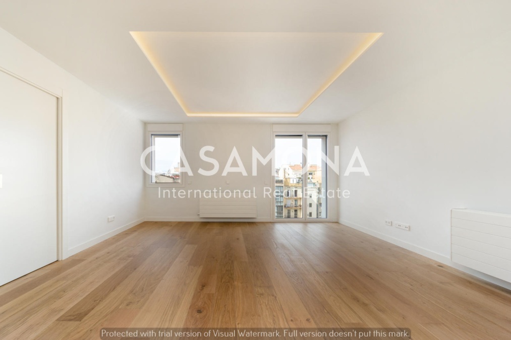 Newly Renovated 2 Bedroom Apartments With Bright Light In Eixample