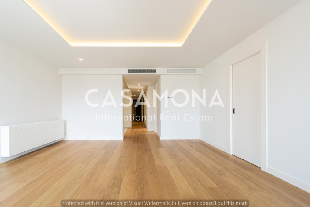 Newly Renovated 2 Bedroom Apartments With Bright Light In Eixample