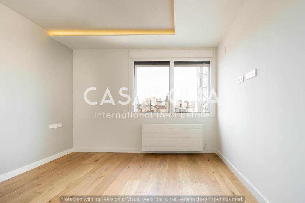 Newly Renovated 2 Bedroom Apartments With Bright Light In Eixample