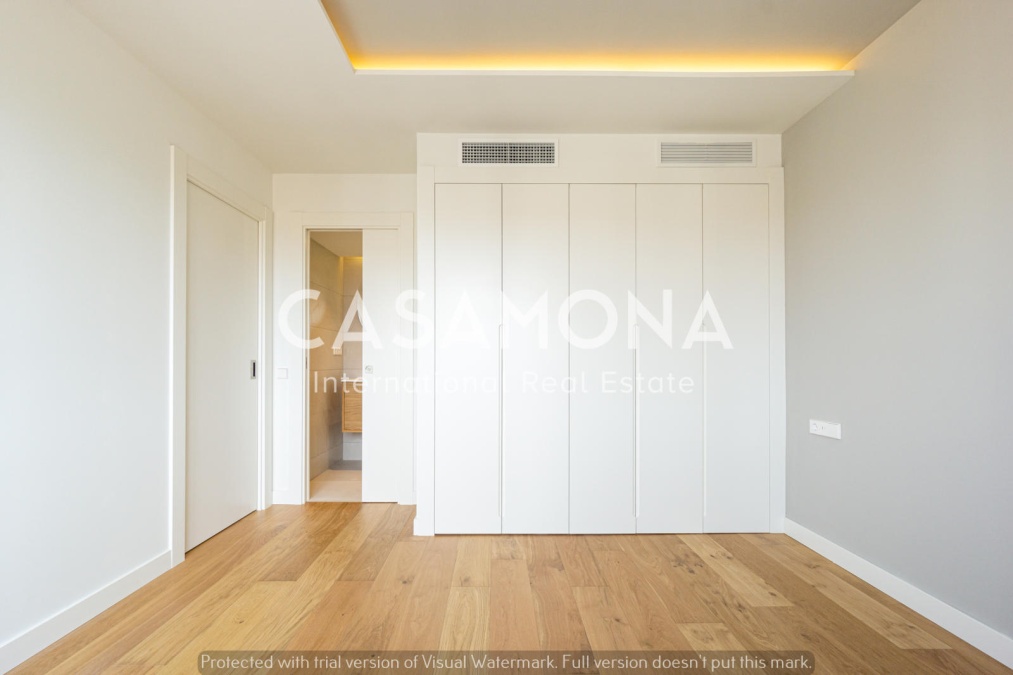 Newly Renovated 2 Bedroom Apartments With Bright Light In Eixample