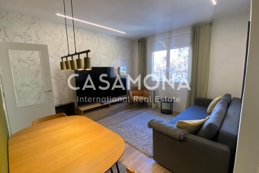 Appartement rénové de 2 chambres dans l’Eixample avec un mobilier moderne