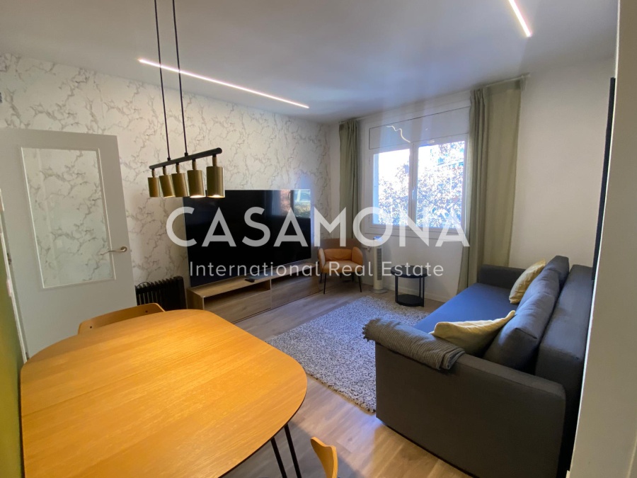 Renovated 2 Bedroom Apartment in Eixample with Modern Furnishings