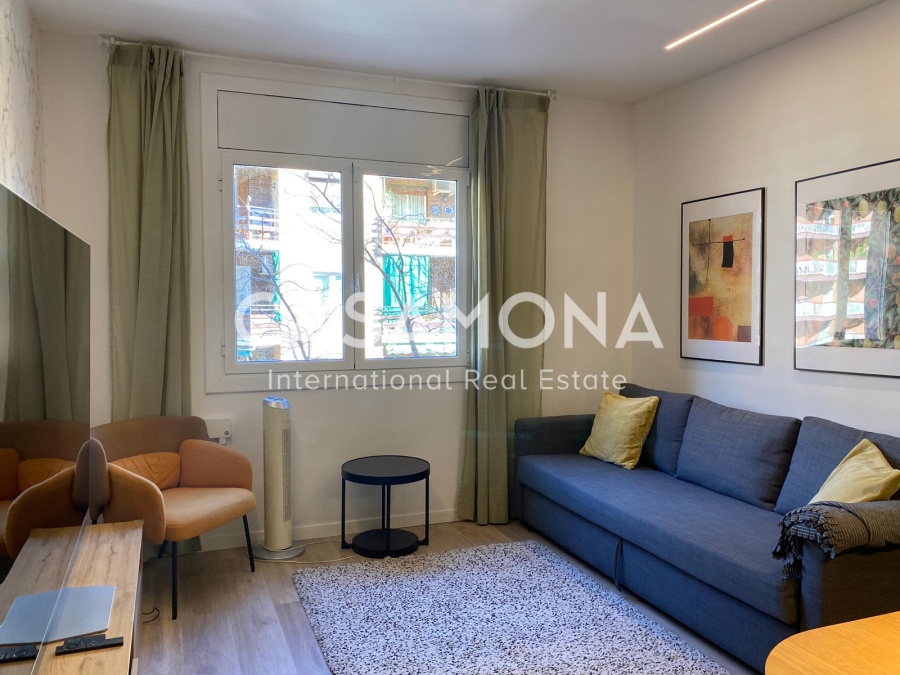 Renovated 2 Bedroom Apartment in Eixample with Modern Furnishings