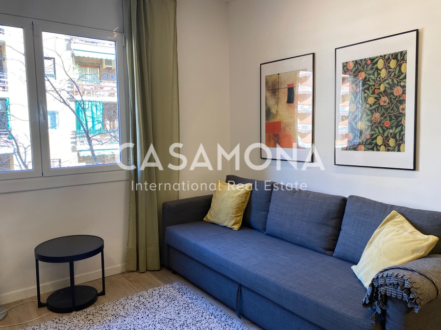 Renovated 2 Bedroom Apartment in Eixample with Modern Furnishings