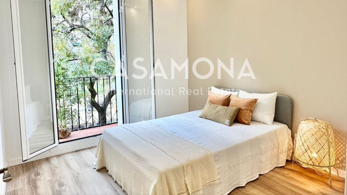 (Sold) Stylish Apartment with a Spacious Terrace Located Near The Sagrada Familia