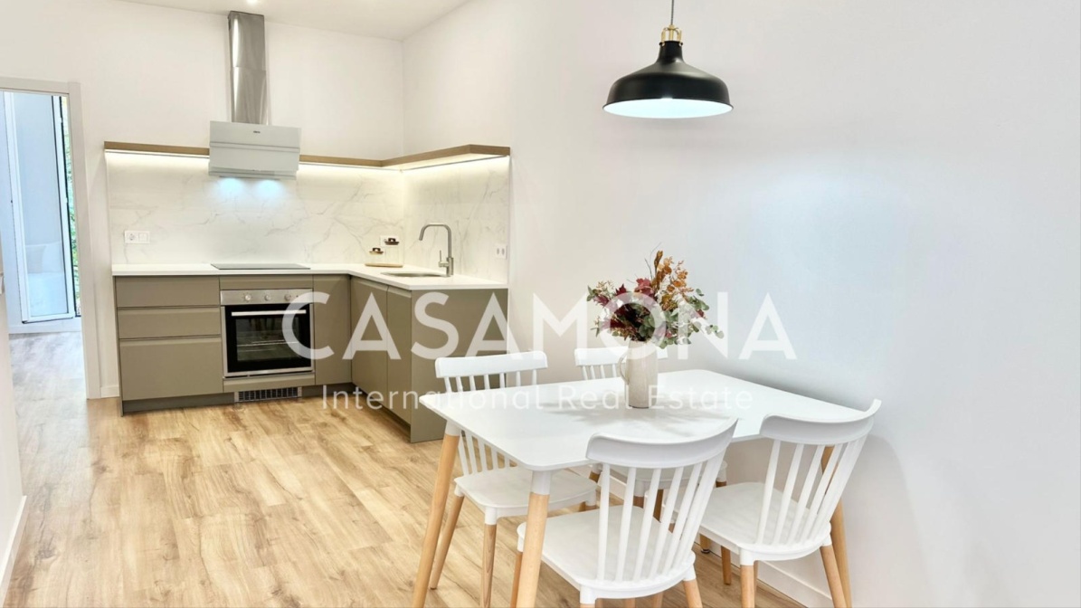 (Sold) Stylish Apartment with a Spacious Terrace Located Near The Sagrada Familia