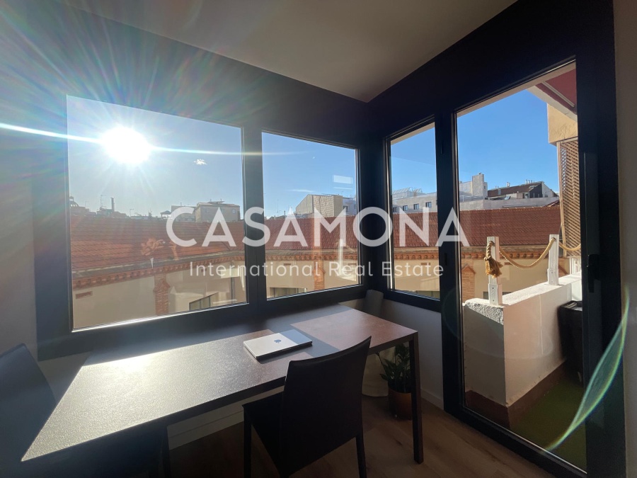 Chic and Modern 2 Bedroom Flat in Eixample