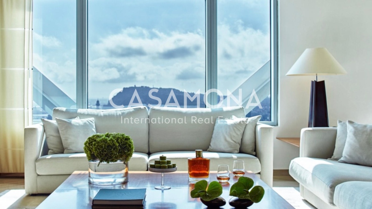 Luxurious Three Bedroom Penthouse with Stunning Views-Americas Cup 2024