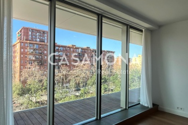 Modern appartement met 2 slaapkamers aan het strand in Diagonal Mar