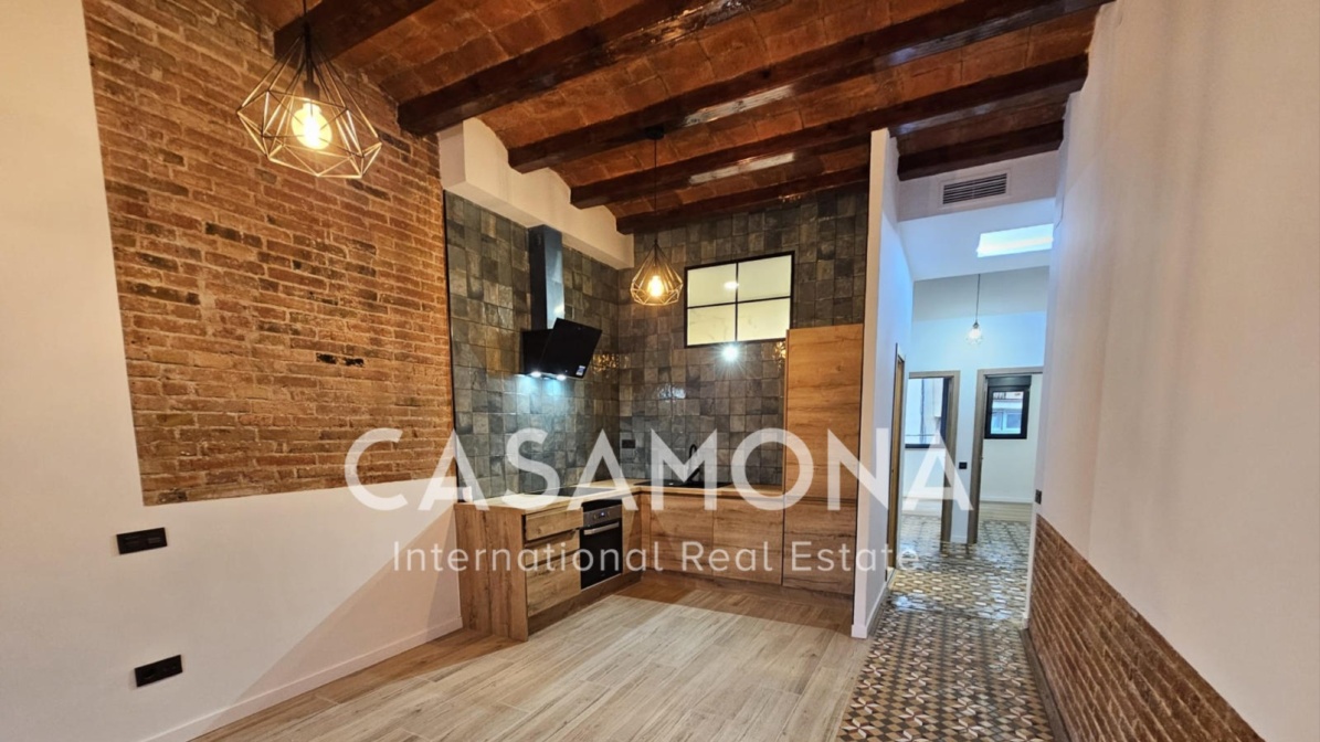 (VENDU) Appartement récemment rénové de 2 chambres et 2 salles de bains avec ascenseur et balcon à Sant Antoni