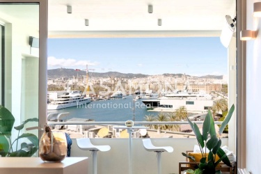 Spektakuläres Apartment mit 2 Schlafzimmern und 2 Bädern mit großer Terrasse und Blick in Barceloneta