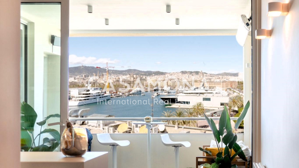 Spectaculaire appartement de 2 chambres et 2 salles de bains avec une grande terrasse et des vues sur la Barceloneta