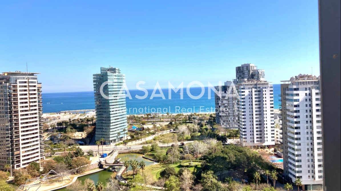 High Rise 3 Bedroom Apartment with Pool and Sea Views