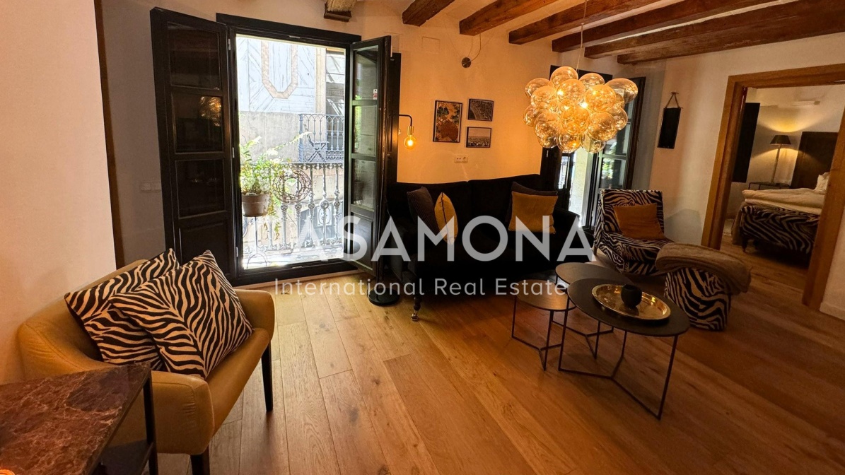 Stylish and Authentic 3-Bedroom Apartment with Elevator next to Via Laietana