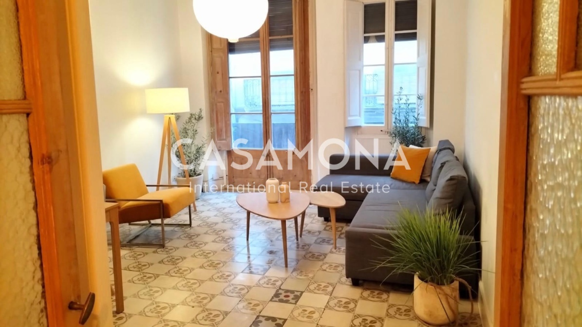 (SOLD) Investment Apartment With Catalan Features Close to La Rambla