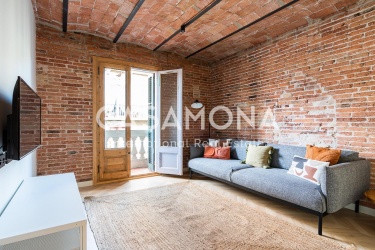 Beautiful 2 Double Bedroom Apartment with Catalan Features in Poble Sec