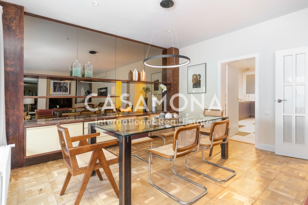 Expansive 4-Bedroom Apartment with a Terrace in Sant-Gervasi