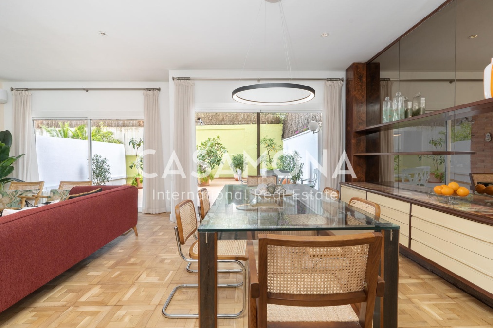 Expansive 4-Bedroom Apartment with a Terrace in Sant-Gervasi