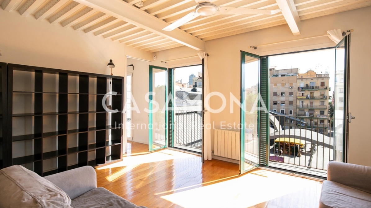 Six balcons à la française, appartement de 2 chambres, 2 salles de bain avec ascenseur à Barceloneta