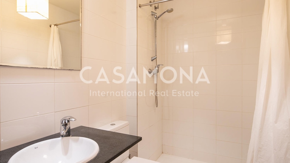 Great Investment: Central 1-Bedroom Apartment With an Elevator in Sant Pere