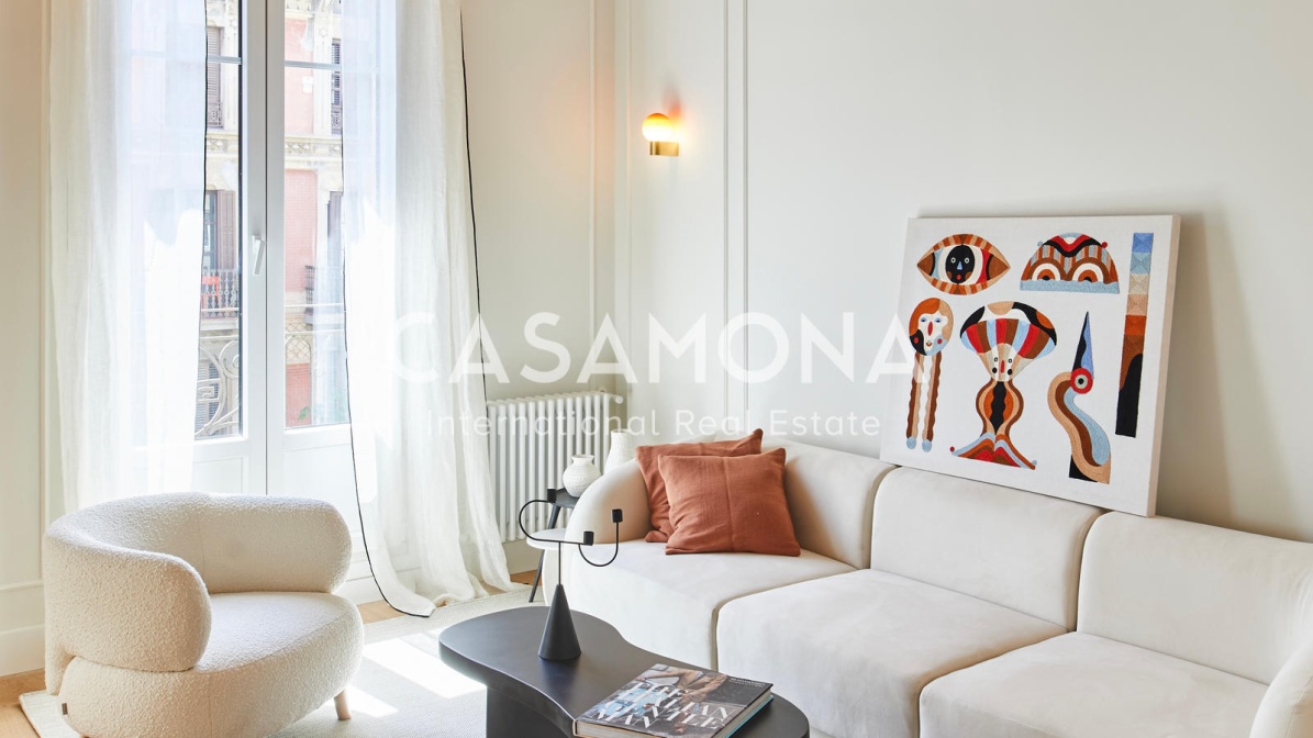 Newly Renovated Luxury Apartment With Historical Charm