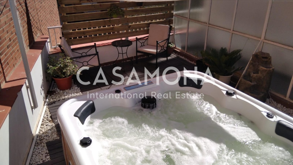 Apartament de luxe de 3 habitacions amb jacuzzi a la terrassa privada