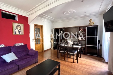 Spacious 3-Bedroom Apartment with Elevator for Renovation in Trendy El Born