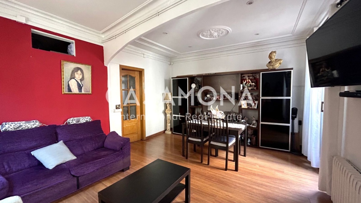 Spacious 3-Bedroom Apartment with Elevator for Renovation in Trendy El Born