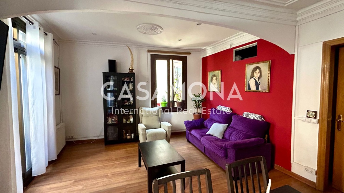 Spacious 3-Bedroom Apartment with Elevator for Renovation in Trendy El Born