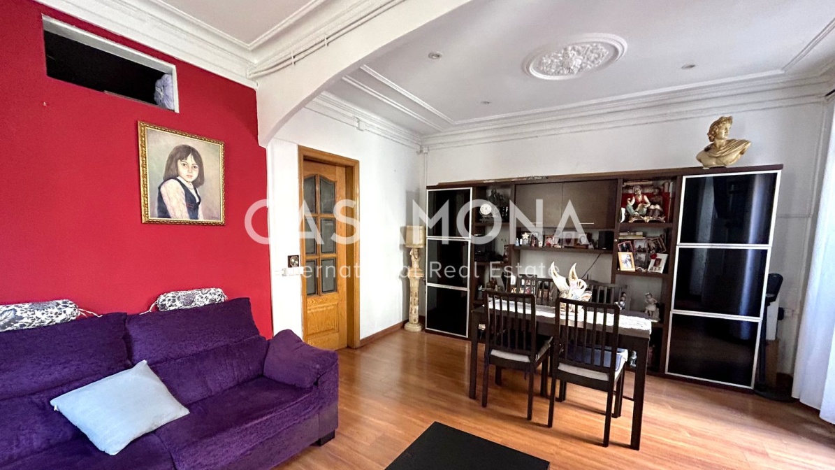 Spacious 3-Bedroom Apartment with Elevator for Renovation in Trendy El Born