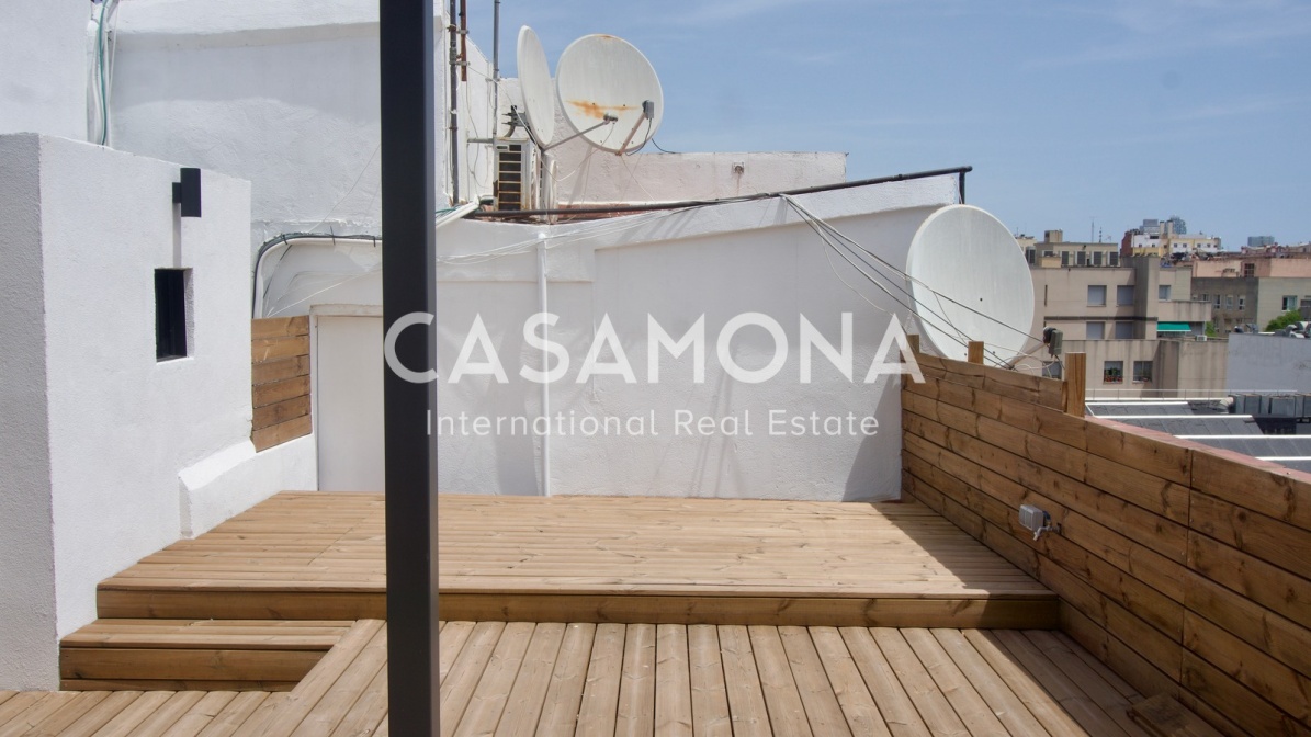 Appartement rénové de 2 chambres avec terrasse ensoleillée près de La Rambla de Raval