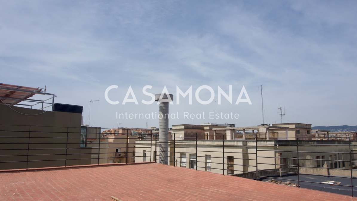 Appartement rénové de 2 chambres avec terrasse ensoleillée près de La Rambla de Raval