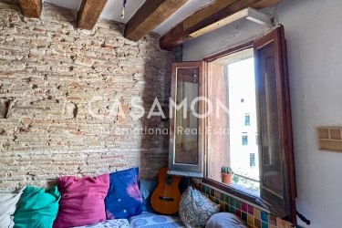 Cozy 1-Bedroom Apartment in the Charming Heart of Barcelona