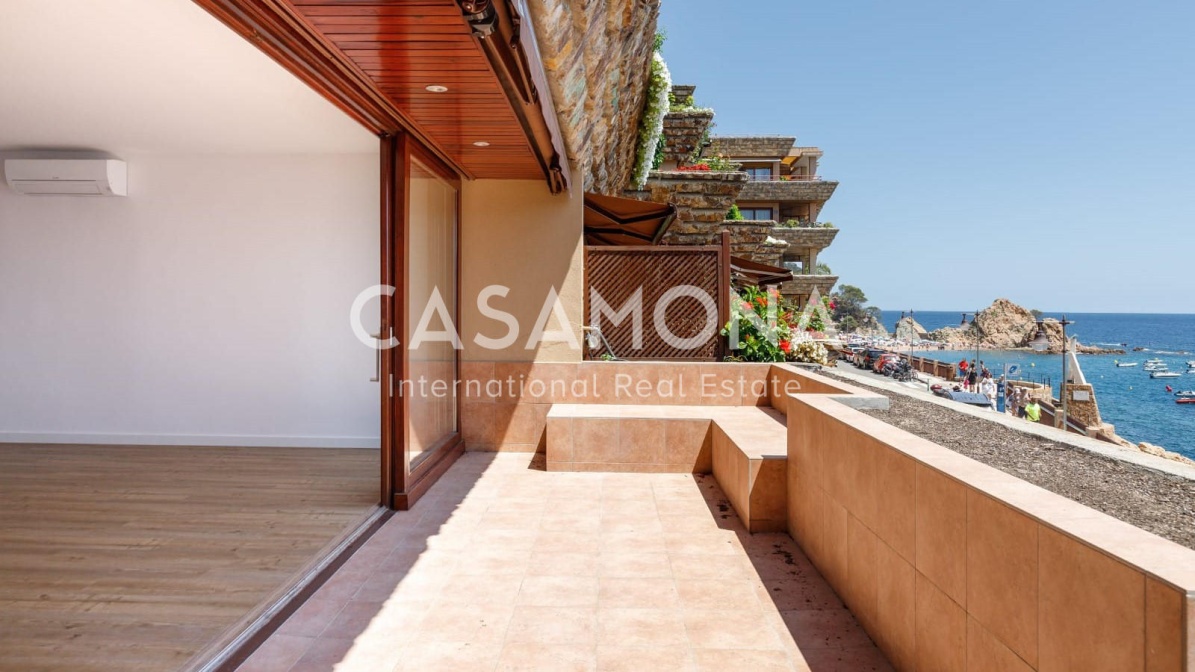 (SOLD) Fully Renovated Duplex with Sea Views in Tossa Del Mar