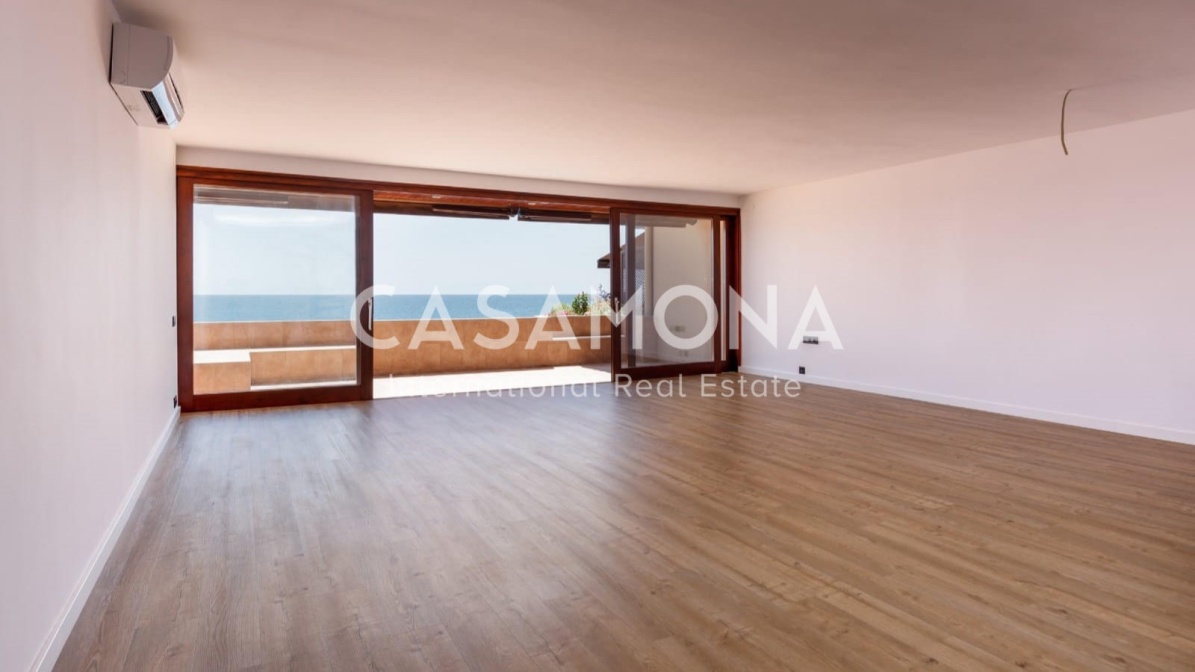 (SOLD) Fully Renovated Duplex with Sea Views in Tossa Del Mar