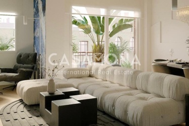 Luxurious 3 Bedroom Apartment With Elevator and Parking Next To Passeig de Gracia