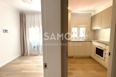 Bright 4 Bedroom Apartment With Elevator In Poble Nou - Great Rental Investment
