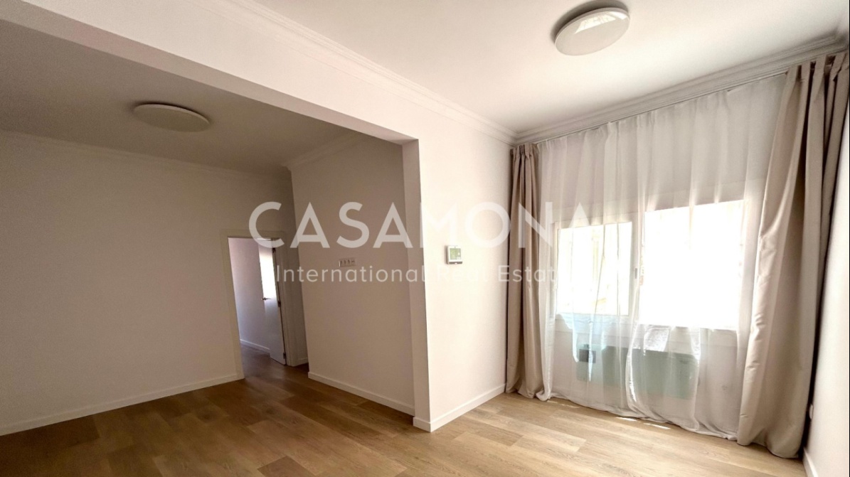 Bright 4 Bedroom Apartment With Elevator In Poble Nou - Great Rental Investment