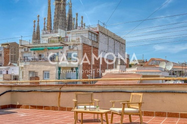 Apartament totalment reformat de 2 dormitoris amb vistes a la Sagrada Família