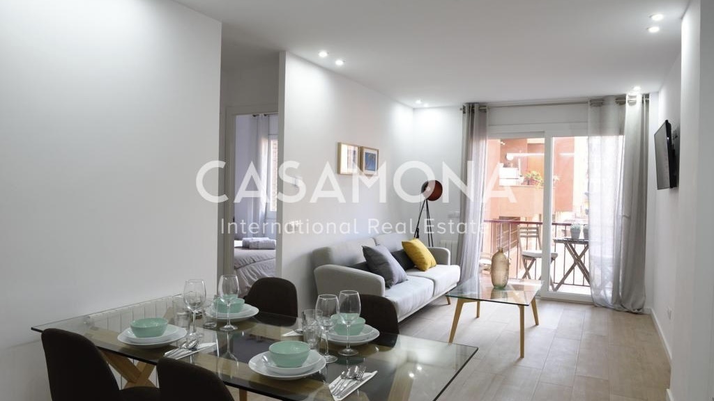 Contemporary 4-Bedroom Apartment in Sagrada Familia