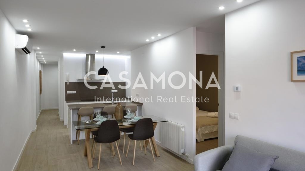 Contemporary 4-Bedroom Apartment in Sagrada Familia