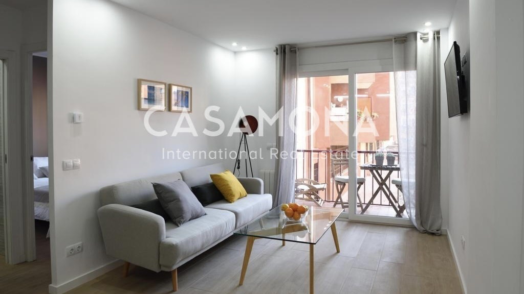 Contemporary 4-Bedroom Apartment in Sagrada Familia